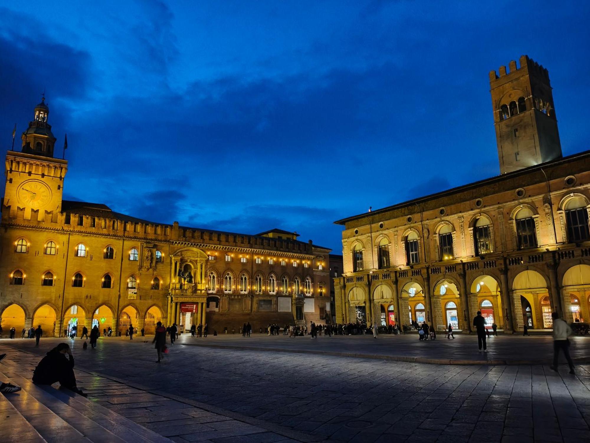 Fluere Apartment Bologna Bagian luar foto